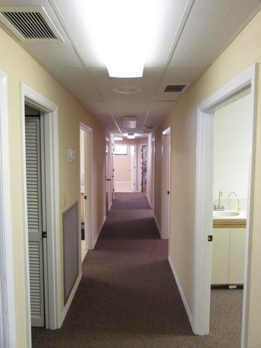 GREAT BUILDING TO BUY OR LEASE!: 1991 Hyde Park St, Sarasota, FL 34239